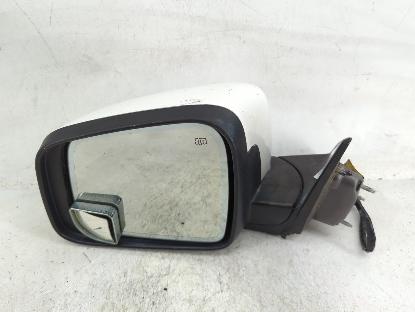 2011-2021 Dodge Durango Driver Side View Mirror - Left Door Mirror OEM Used - Oemusedautoparts1.com