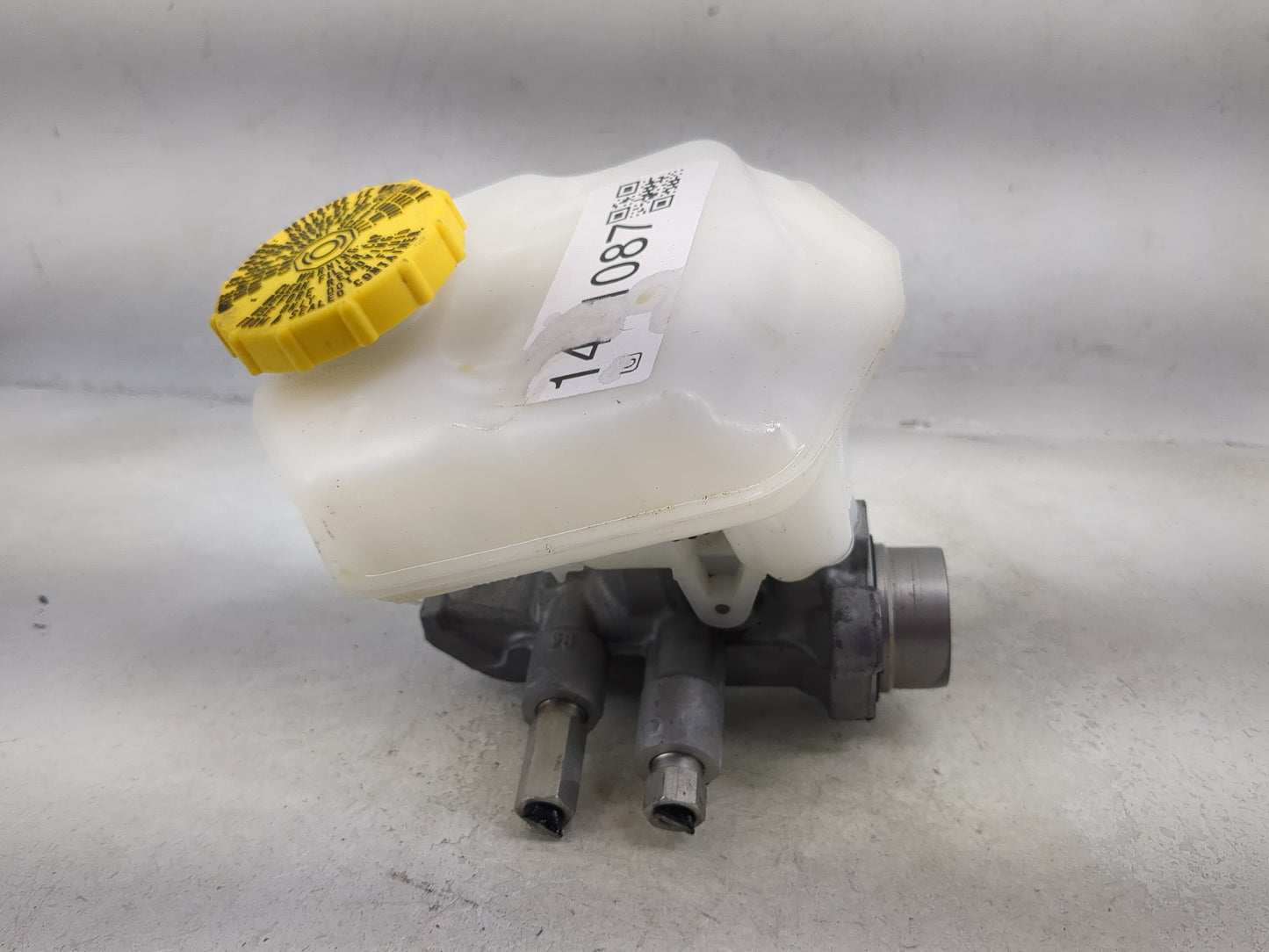 2016-2022 Dodge Durango Brake Master Cylinder 1491087 - Oemusedautoparts1.com