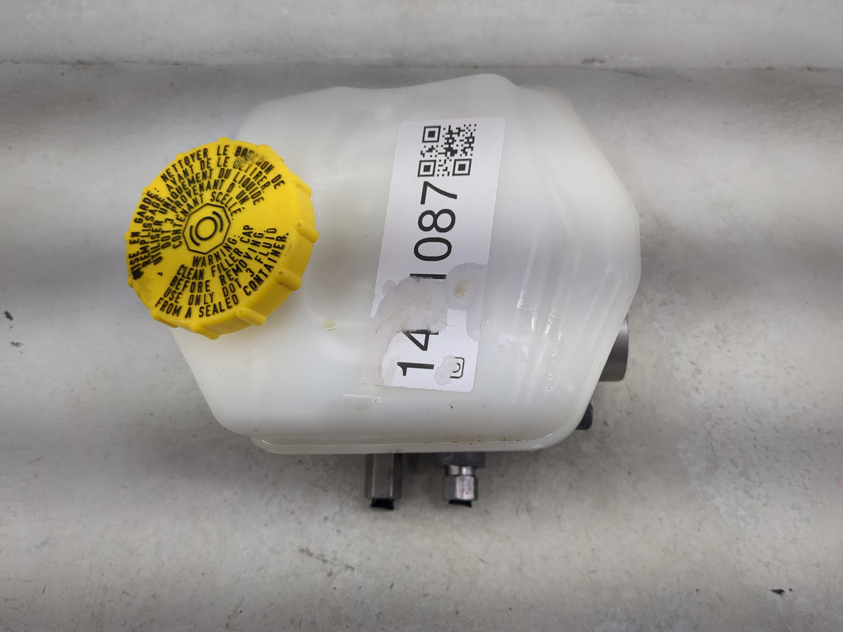 2016-2022 Dodge Durango Brake Master Cylinder 1491087 - Oemusedautoparts1.com