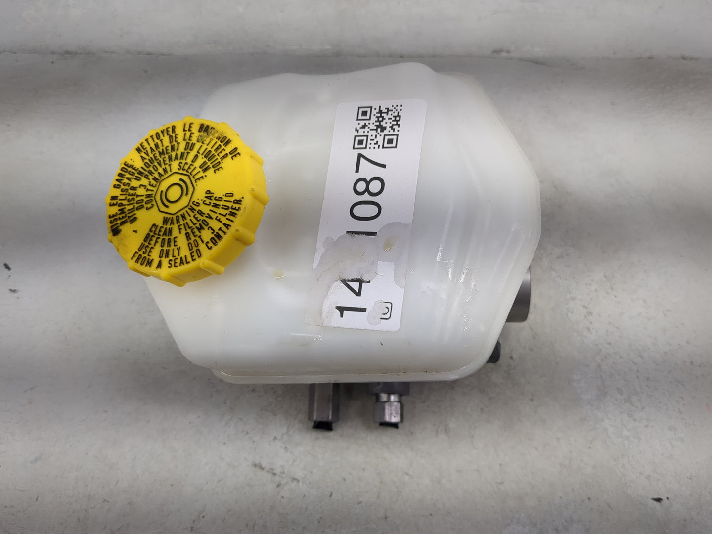 2016-2022 Dodge Durango Brake Master Cylinder 1491087 - Oemusedautoparts1.com