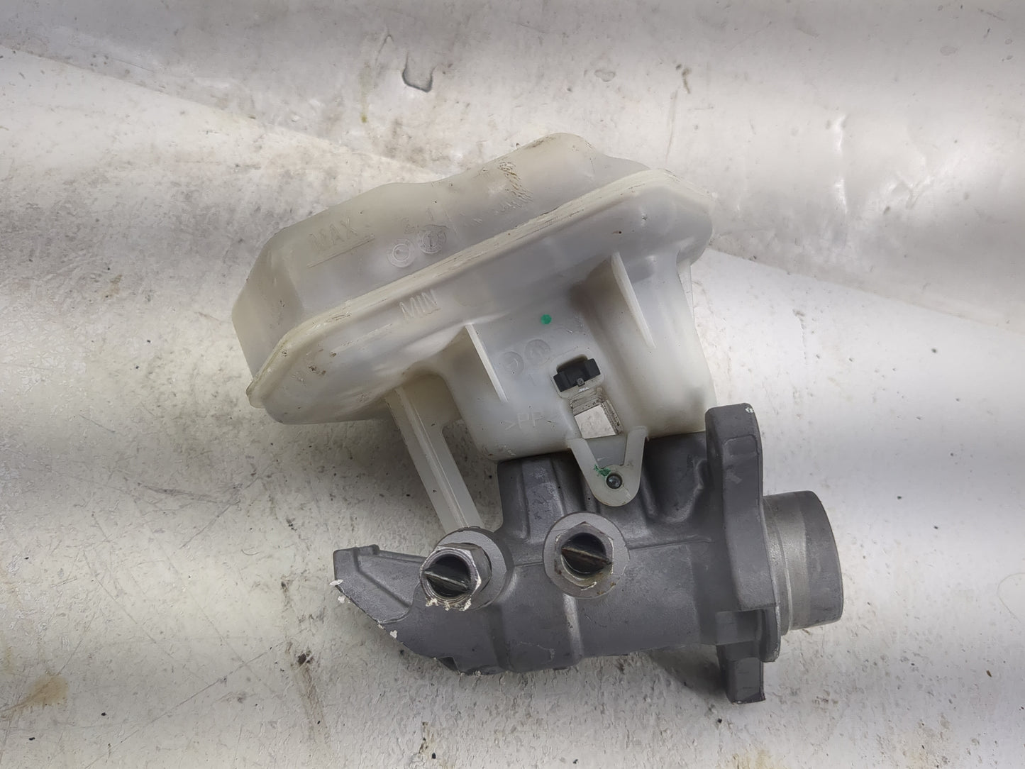 2016-2022 Dodge Durango Brake Master Cylinder 1498315 - Oemusedautoparts1.com