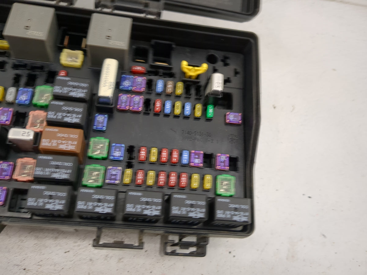 2016 Dodge Durango Fusebox Fuse Box Panel Relay Module P/N:04692143AA 7140-5131-30 Fits OEM Used Auto Parts - Oemusedautopar
