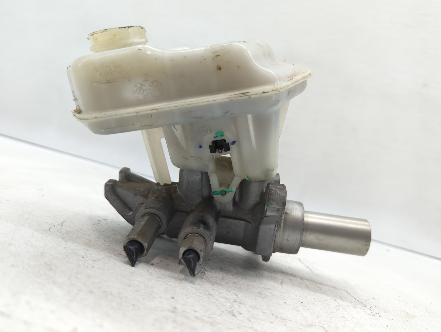 2016-2022 Dodge Durango Brake Master Cylinder 610683 - Oemusedautoparts1.com