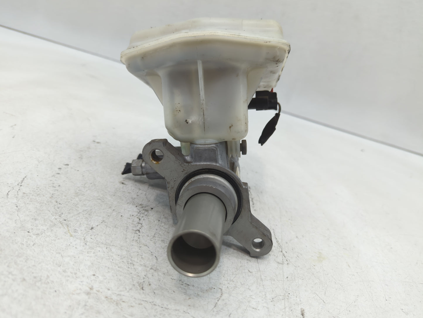 2016-2022 Dodge Durango Brake Master Cylinder - Oemusedautoparts1.com