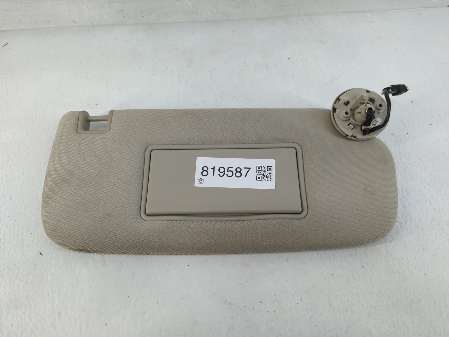 2011-2022 Dodge Durango Sun Visor Shade Replacement Passenger Right Mirror Fits OEM Used Auto Parts - Oemusedautoparts1.com