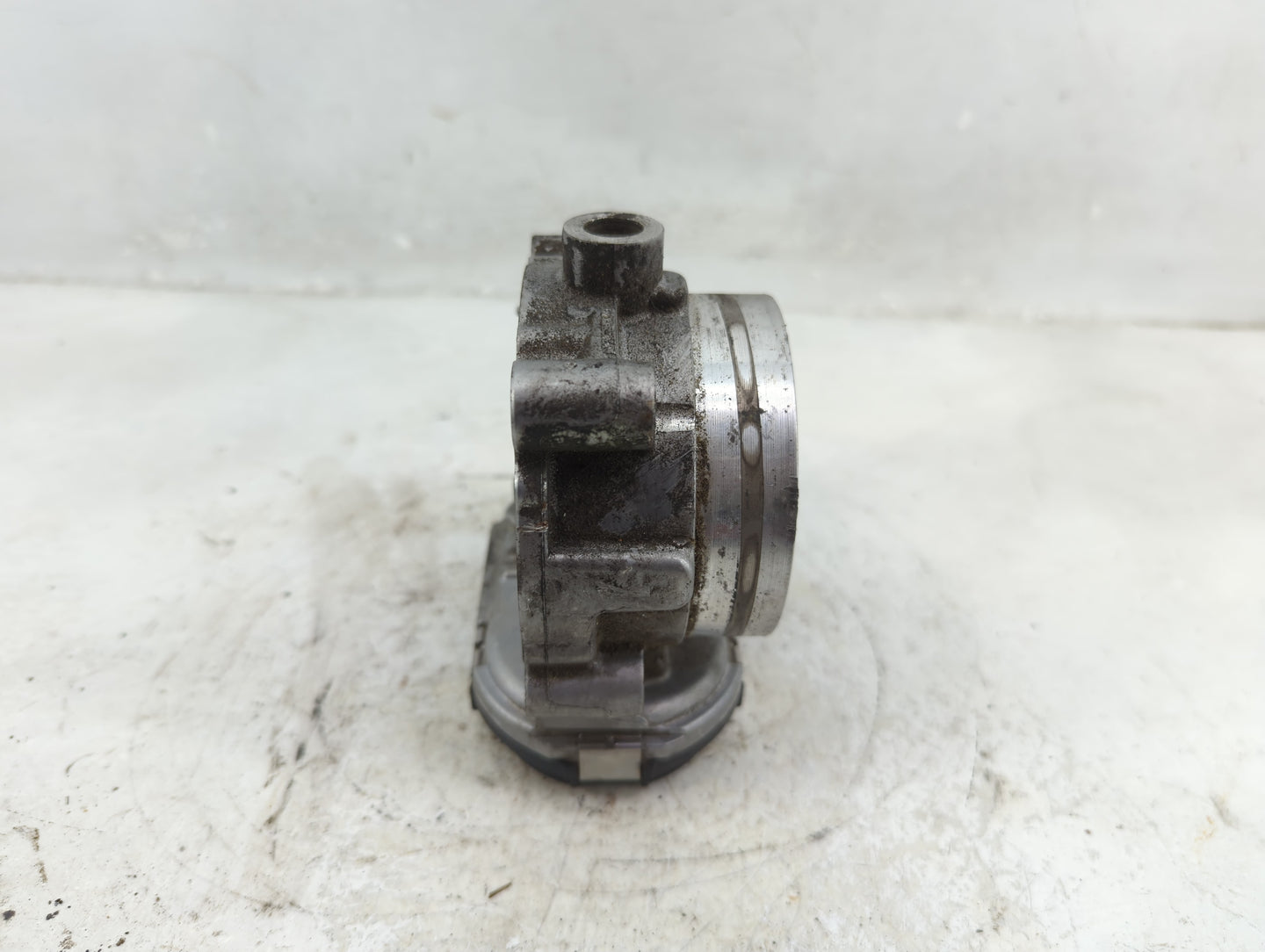 2011-2022 Dodge Durango Throttle Body Fits Fits 2011 2012 2013 2014 2015 2016 2017 2018 2019 2020 2021 2022 OEM Used Auto Pa