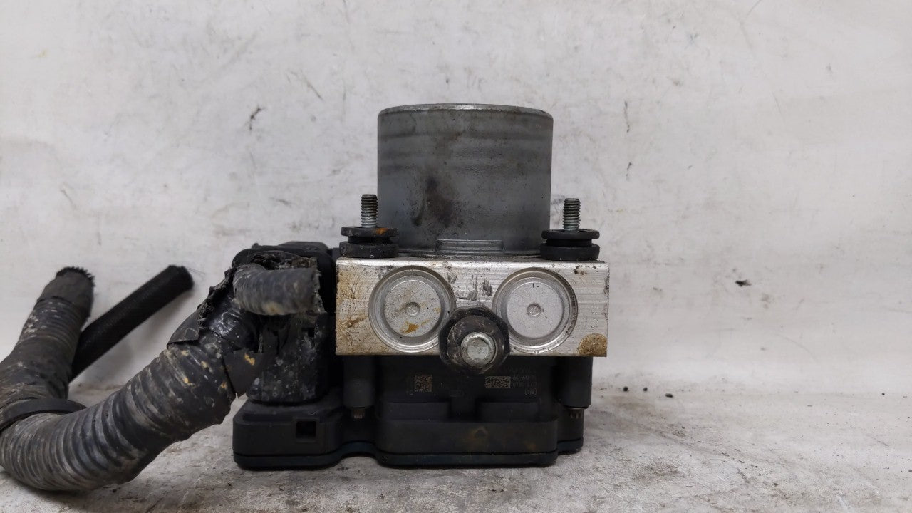 2015-2018 Dodge Grand Caravan ABS Pump Control Module Replacement P/N:P68183803AC Fits Fits 2015 2016 2017 2018 OEM Used Aut