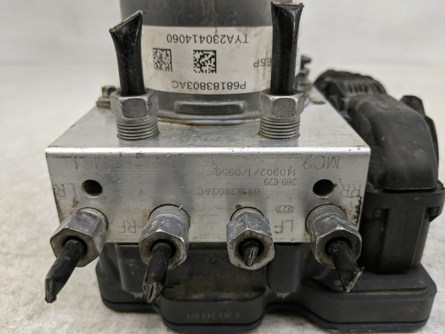 2015-2020 Dodge Grand Caravan ABS Pump Control Module Replacement P/N:68183803AC P68183803AC Fits OEM Used Auto Parts - Oemu