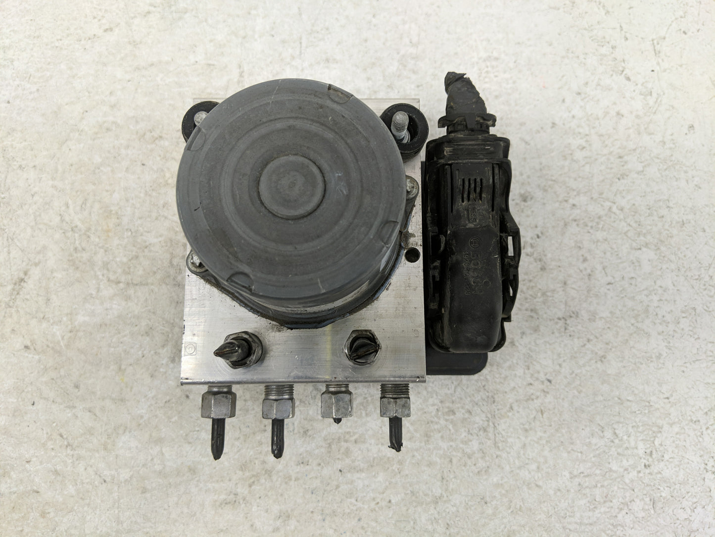 2015-2020 Dodge Grand Caravan ABS Pump Control Module Replacement P/N:68183803AC P68183803AC Fits OEM Used Auto Parts - Oemu