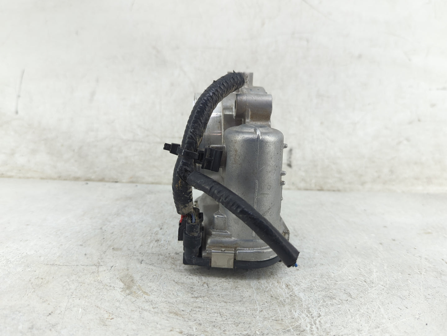 2011-2020 Dodge Grand Caravan Throttle Body P/N:05184349AC 0280750570 Fits OEM Used Auto Parts - Oemusedautoparts1.com