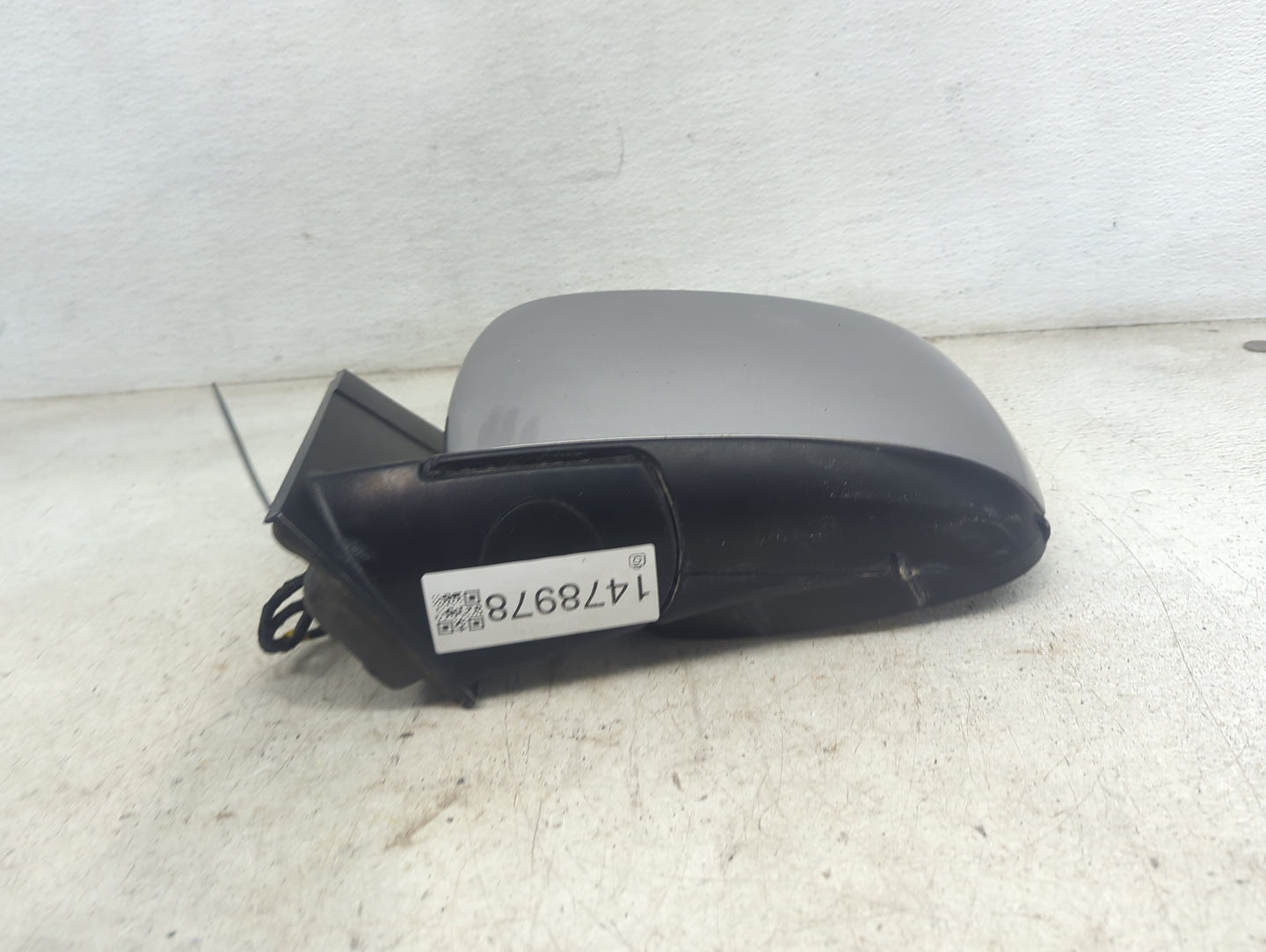 2011-2020 Dodge Grand Caravan Driver Side View Mirror - Left Door Mirror OEM Used - Oemusedautoparts1.com