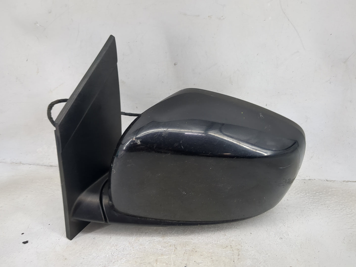 2011-2020 Dodge Grand Caravan Driver Side View Mirror - Left Door Mirror OEM Used - Oemusedautoparts1.com