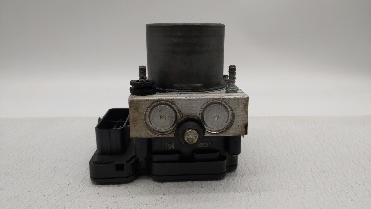 2015-2018 Dodge Grand Caravan ABS Pump Control Module Replacement P/N:P68183803AC 68183803AC Fits Fits 2015 2016 2017 2018 O