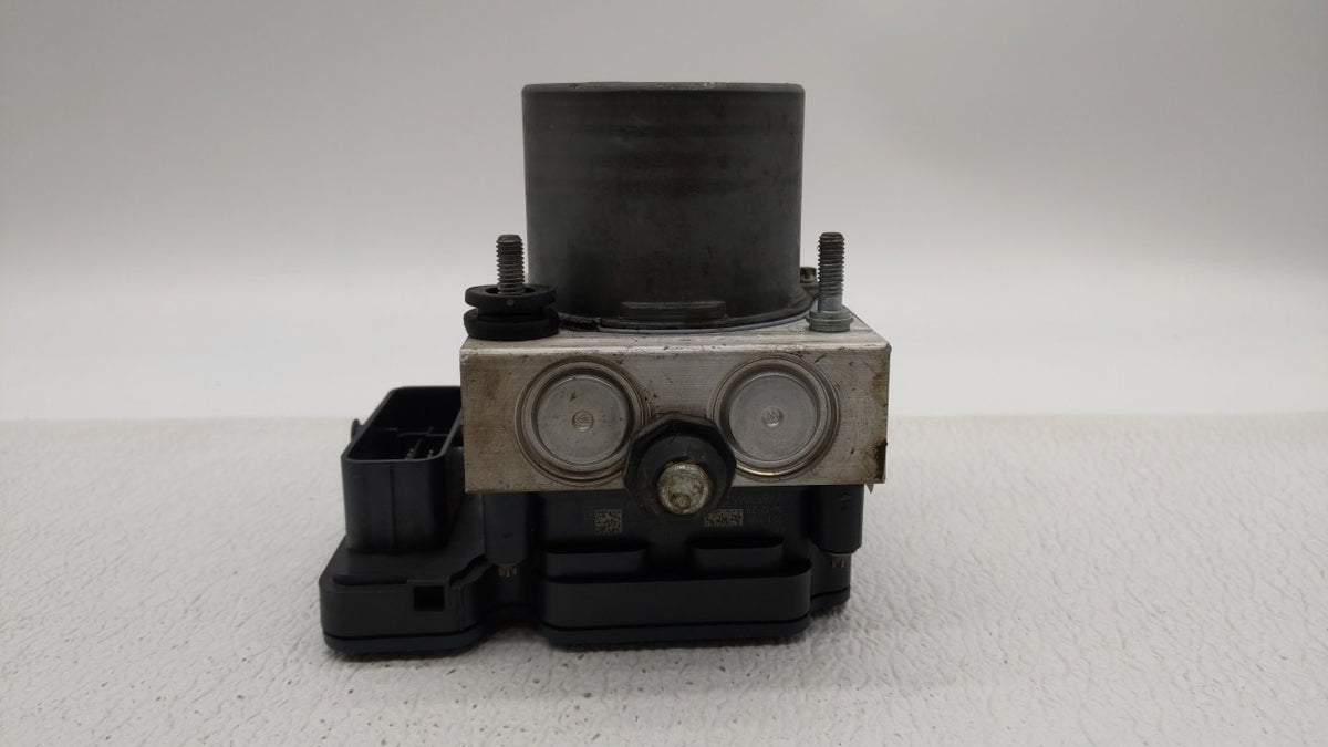2015-2020 Dodge Grand Caravan Anti-Lock Brake ABS Pump Module Actuator OEM P/N:P68183803AC 68183803AC Fits OEM Used Auto Par