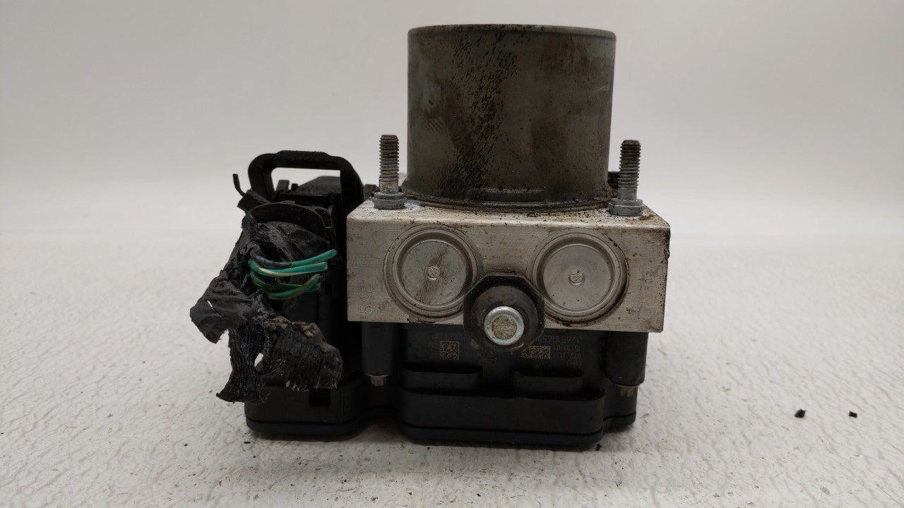 2015-2018 Dodge Grand Caravan ABS Pump Control Module Replacement P/N:P68183803AC 68183803AC Fits Fits 2015 2016 2017 2018 O