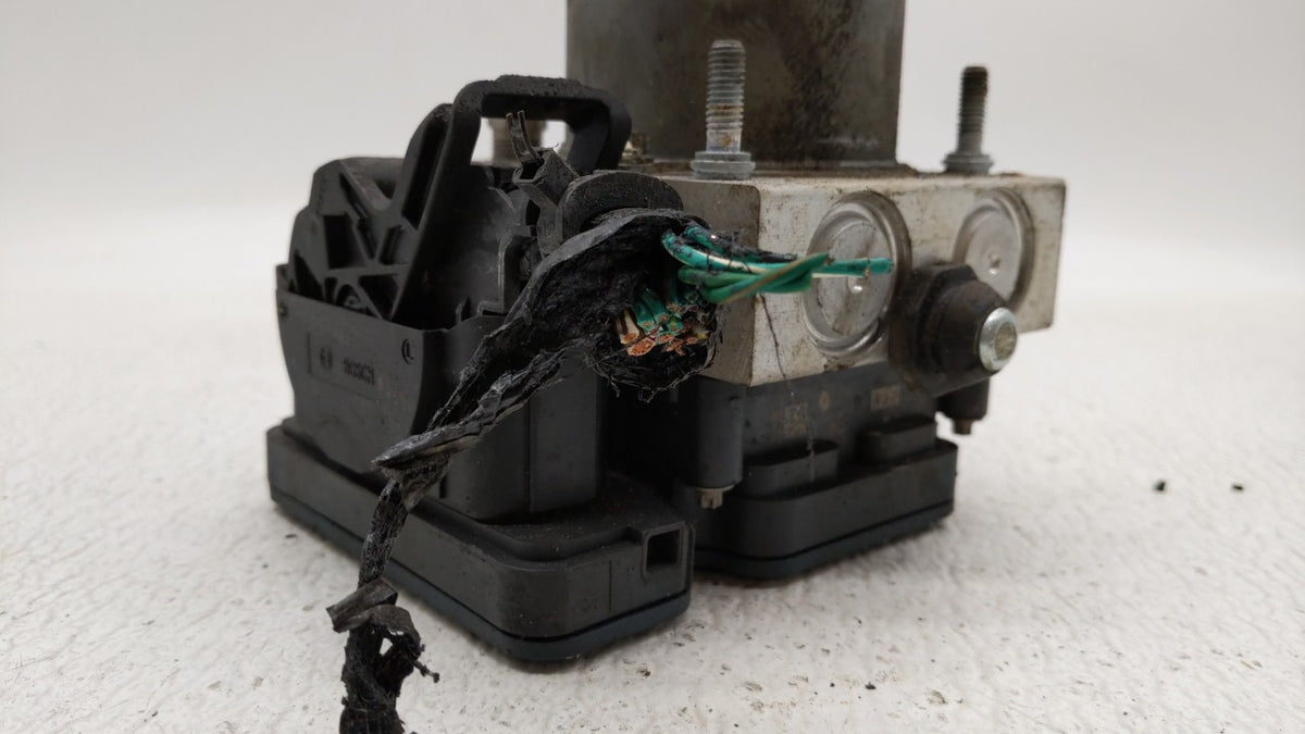 2015-2020 Dodge Grand Caravan Anti-Lock Brake ABS Pump Module Actuator OEM P/N:P68183803AC 68183803AC Fits OEM Used Auto Par