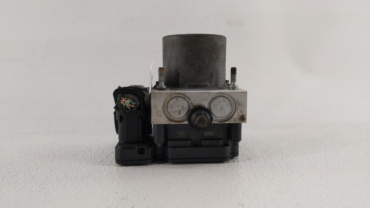 2015-2018 Dodge Grand Caravan ABS Pump Control Module Replacement P/N:P68183803AC 68183803AC Fits Fits 2015 2016 2017 2018 O