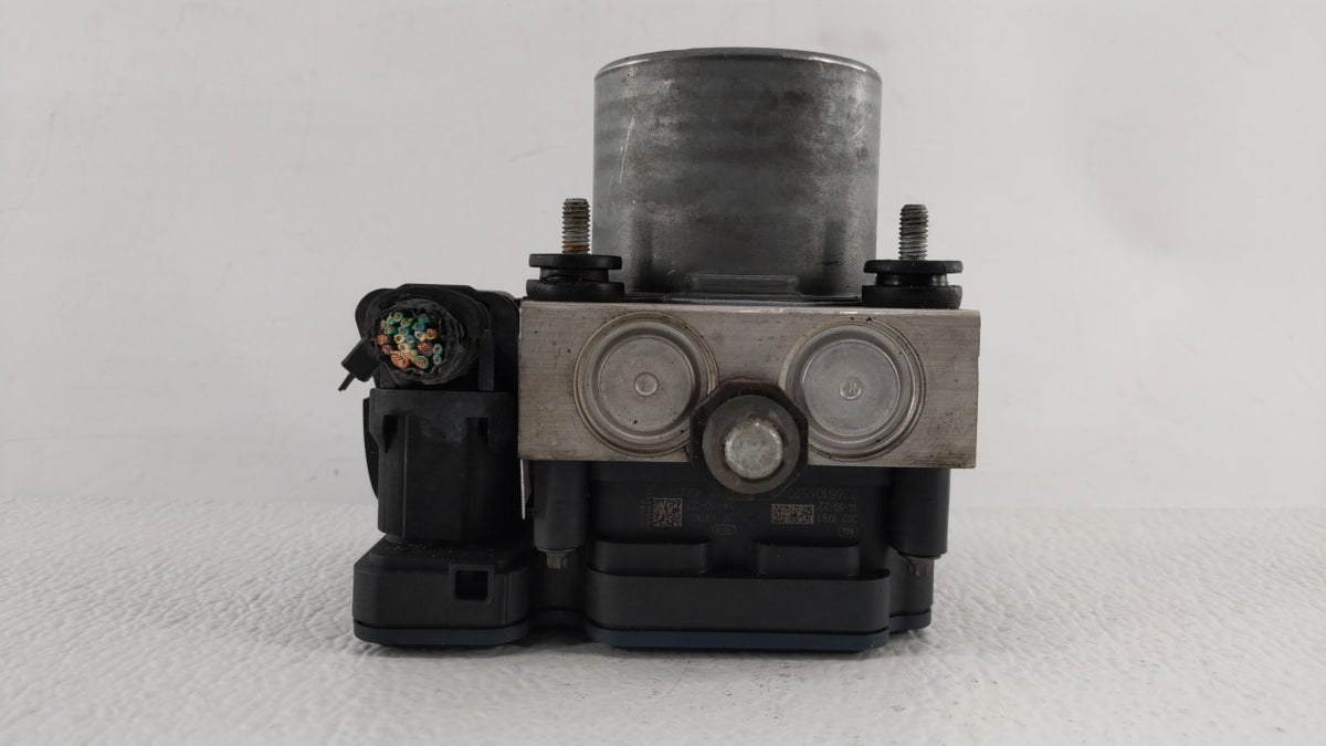 2015-2020 Dodge Grand Caravan Anti-Lock Brake ABS Pump Module Actuator OEM P/N:P68183803AC 68183803AC Fits OEM Used Auto Par