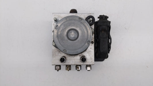 2015-2018 Dodge Grand Caravan ABS Pump Control Module Replacement P/N:P68183803AC 68183803AC Fits Fits 2015 2016 2017 2018 OEM Used Auto Parts