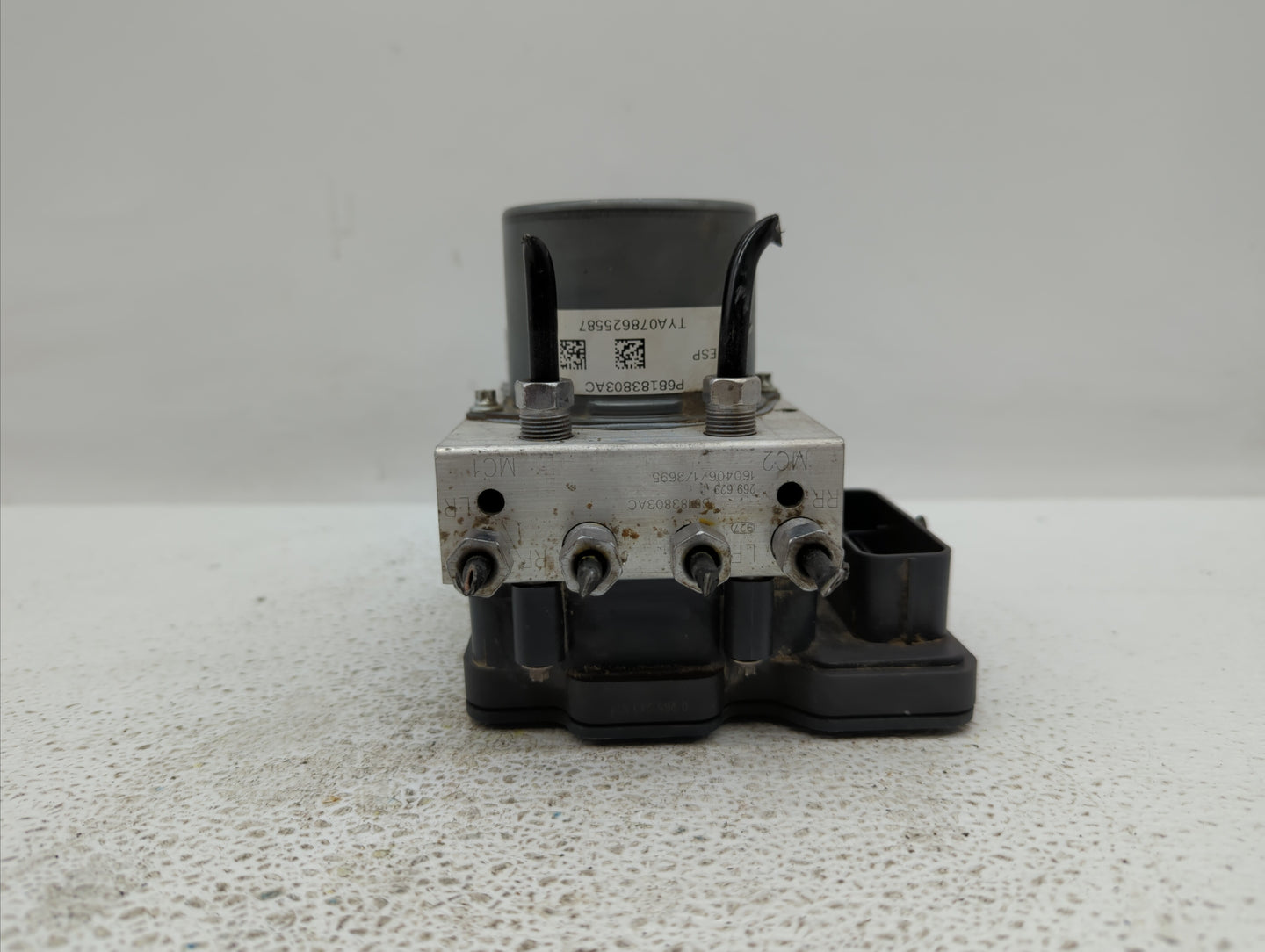 2015-2018 Dodge Grand Caravan ABS Pump Control Module Replacement P/N:68183803AC P68183803AC Fits Fits 2015 2016 2017 2018 O