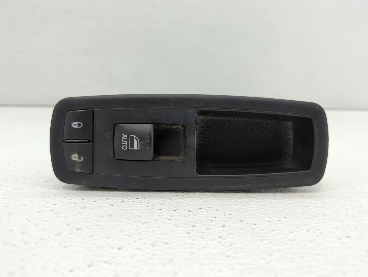 2016 Dodge Grand Caravan Passenger Right Power Window Switch - Oemusedautoparts1.com