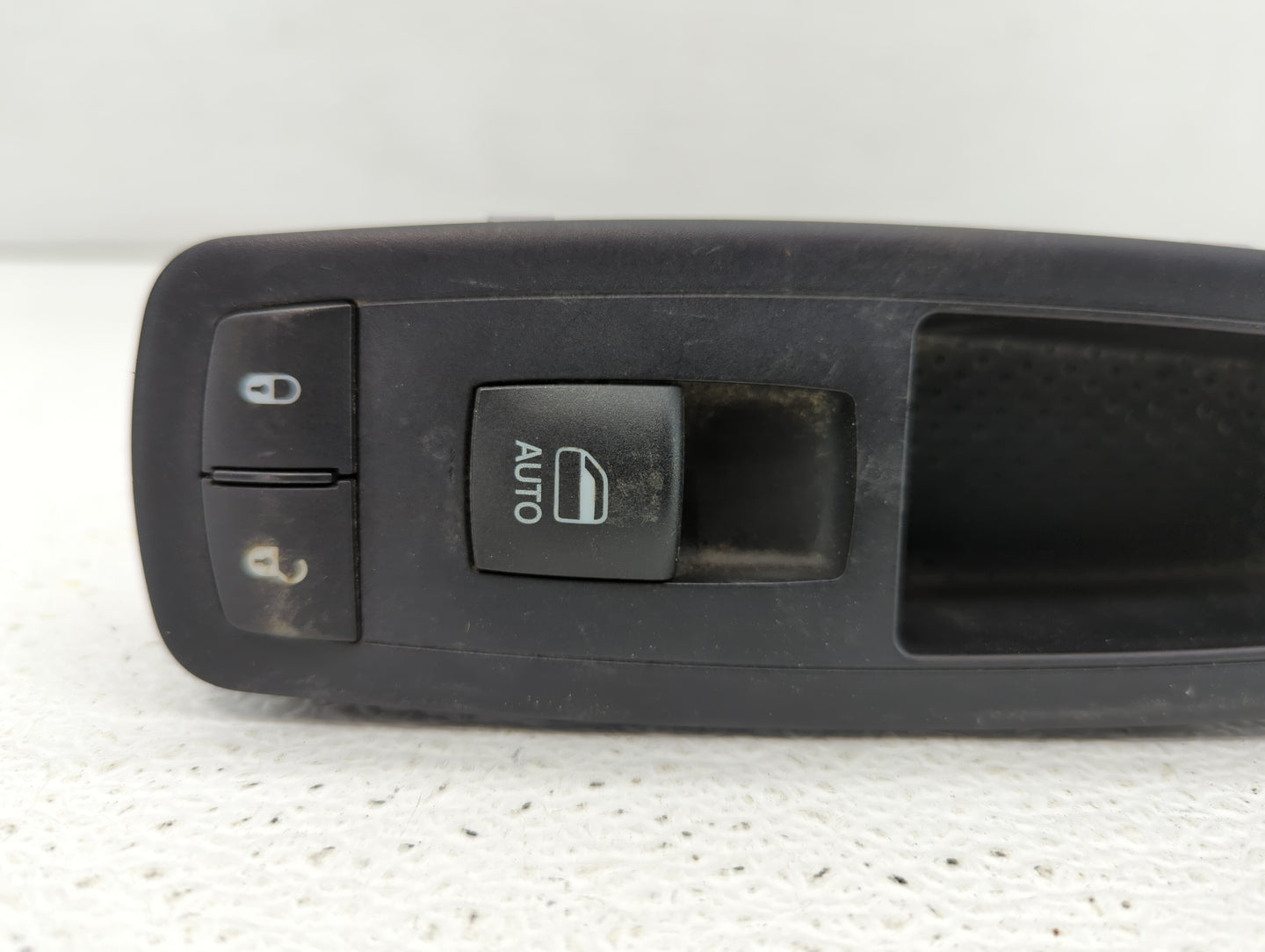2016 Dodge Grand Caravan Passenger Right Power Window Switch - Oemusedautoparts1.com