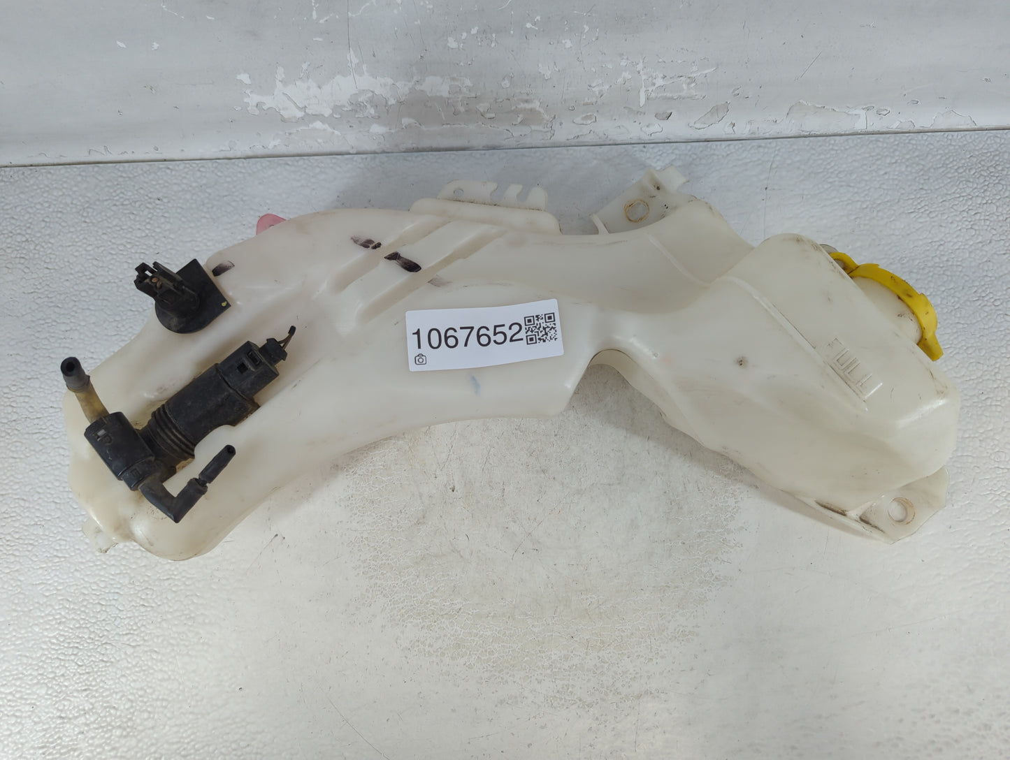 2016 Dodge Journey Windshield Washer Fluid Reservoir Bottle Oem - Oemusedautoparts1.com