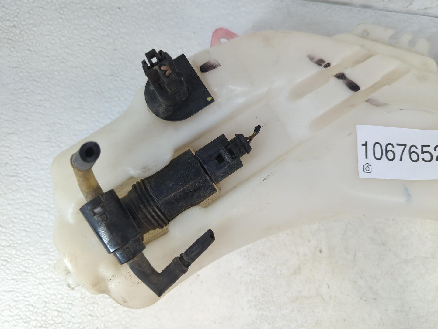2016 Dodge Journey Windshield Washer Fluid Reservoir Bottle Oem - Oemusedautoparts1.com