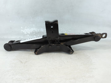 2016 Dodge Journey Spare Scissor Car Jack - Oemusedautoparts1.com