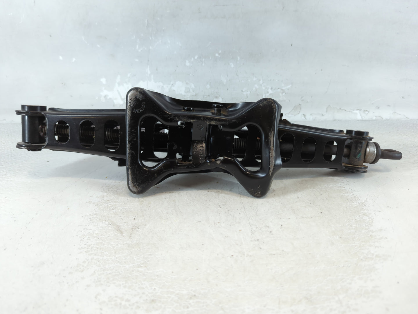 2016 Dodge Journey Spare Scissor Car Jack - Oemusedautoparts1.com