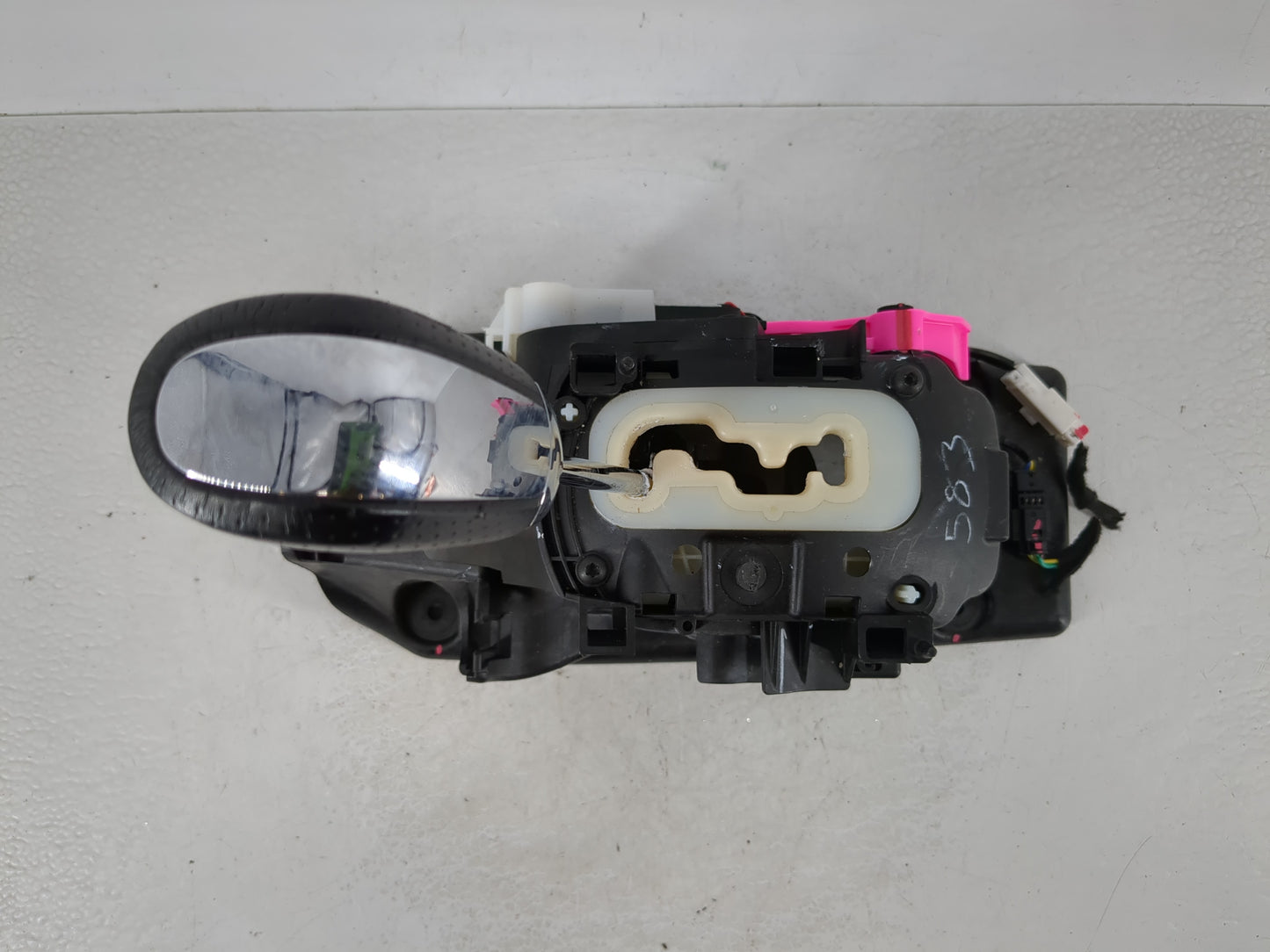2016 Dodge Journey Floor Console Assembly Shifter - Oemusedautoparts1.com