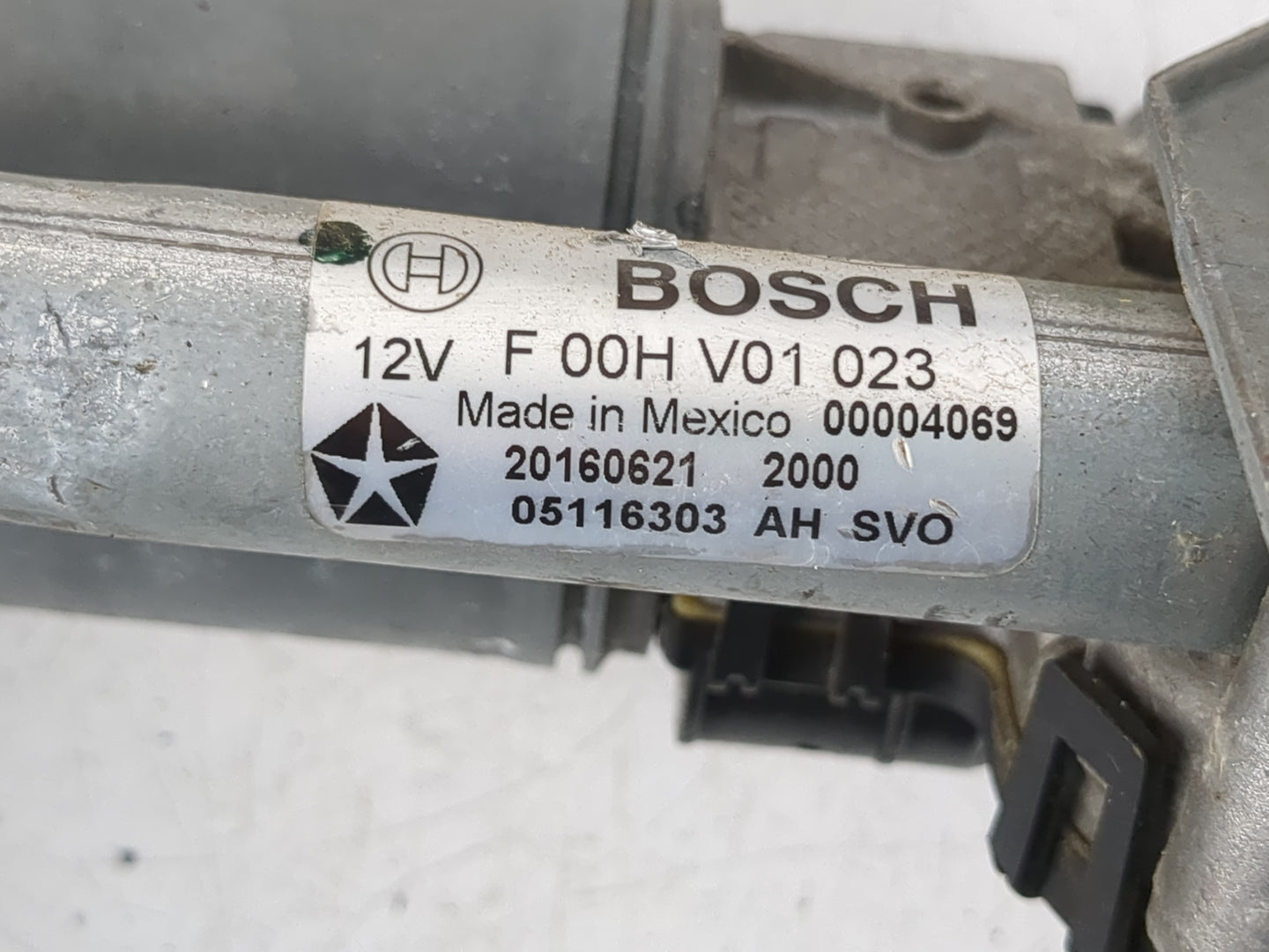 2016 Dodge Journey Front Windshield Wiper Motor P/N:05116303AH Fits OEM Used Auto Parts - Oemusedautoparts1.com