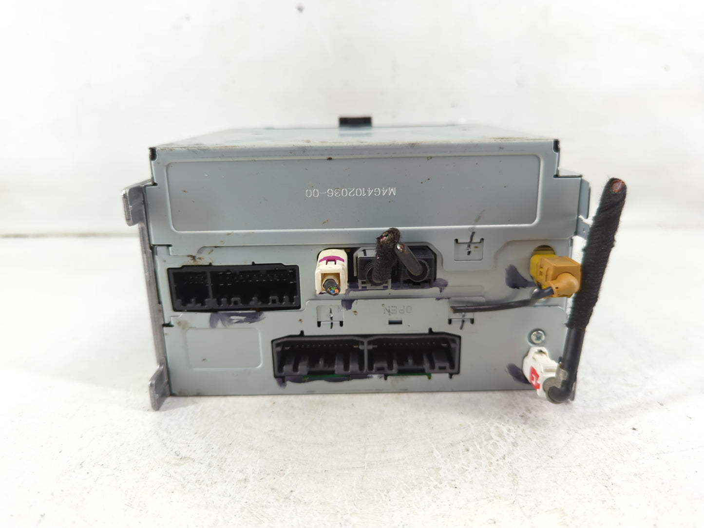 2018-2020 Dodge Journey Radio AM FM Cd Player Receiver Replacement P/N:P68283415AB Fits Fits 2018 2019 2020 OEM Used Auto Pa