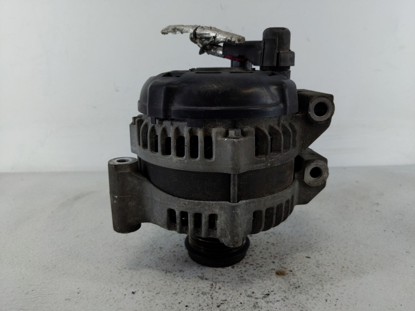 2011-2019 Dodge Journey Alternator Replacement Generator Charging Assembly Engine OEM P/N:4201624AE Fits OEM Used Auto Parts