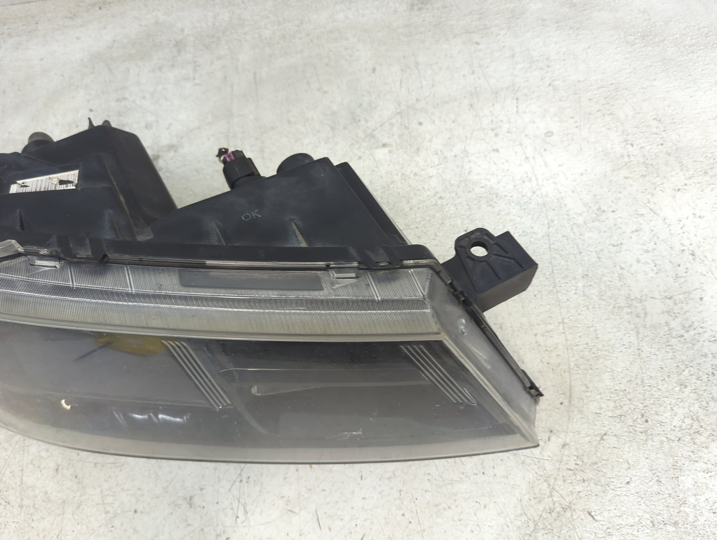 2018-2020 Dodge Journey Driver Left Oem Front Light Lamp 1179133 - Oemusedautoparts1.com