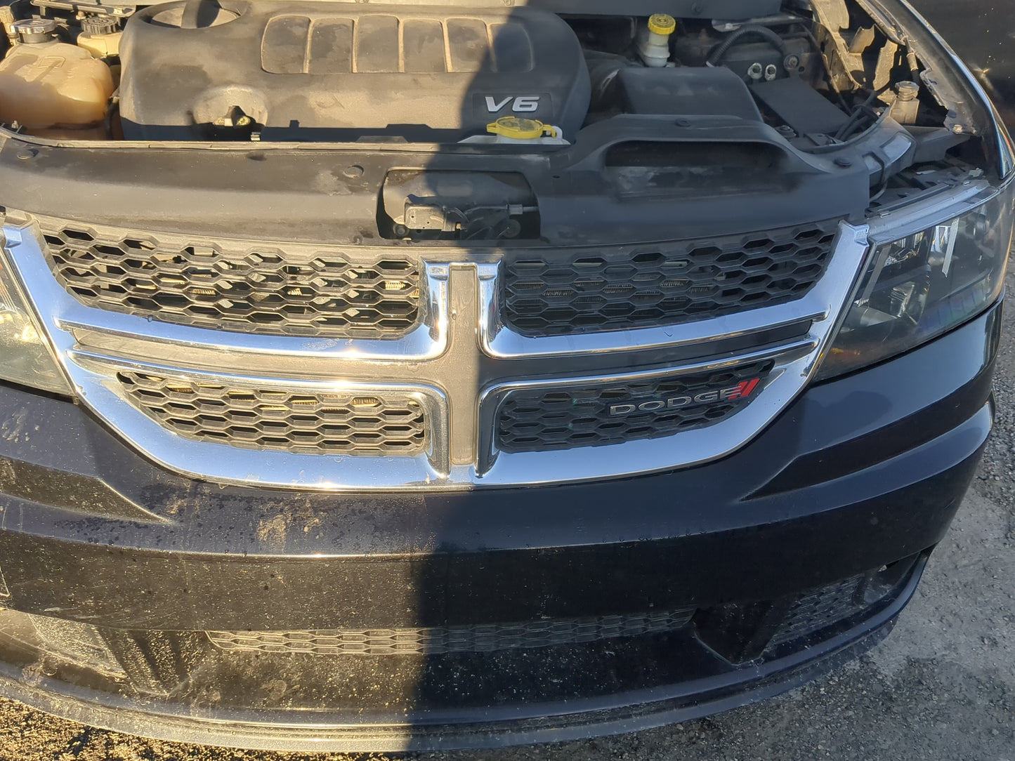 2016 Dodge Journey Front Grille Bumper Not Included - Oemusedautoparts1.com