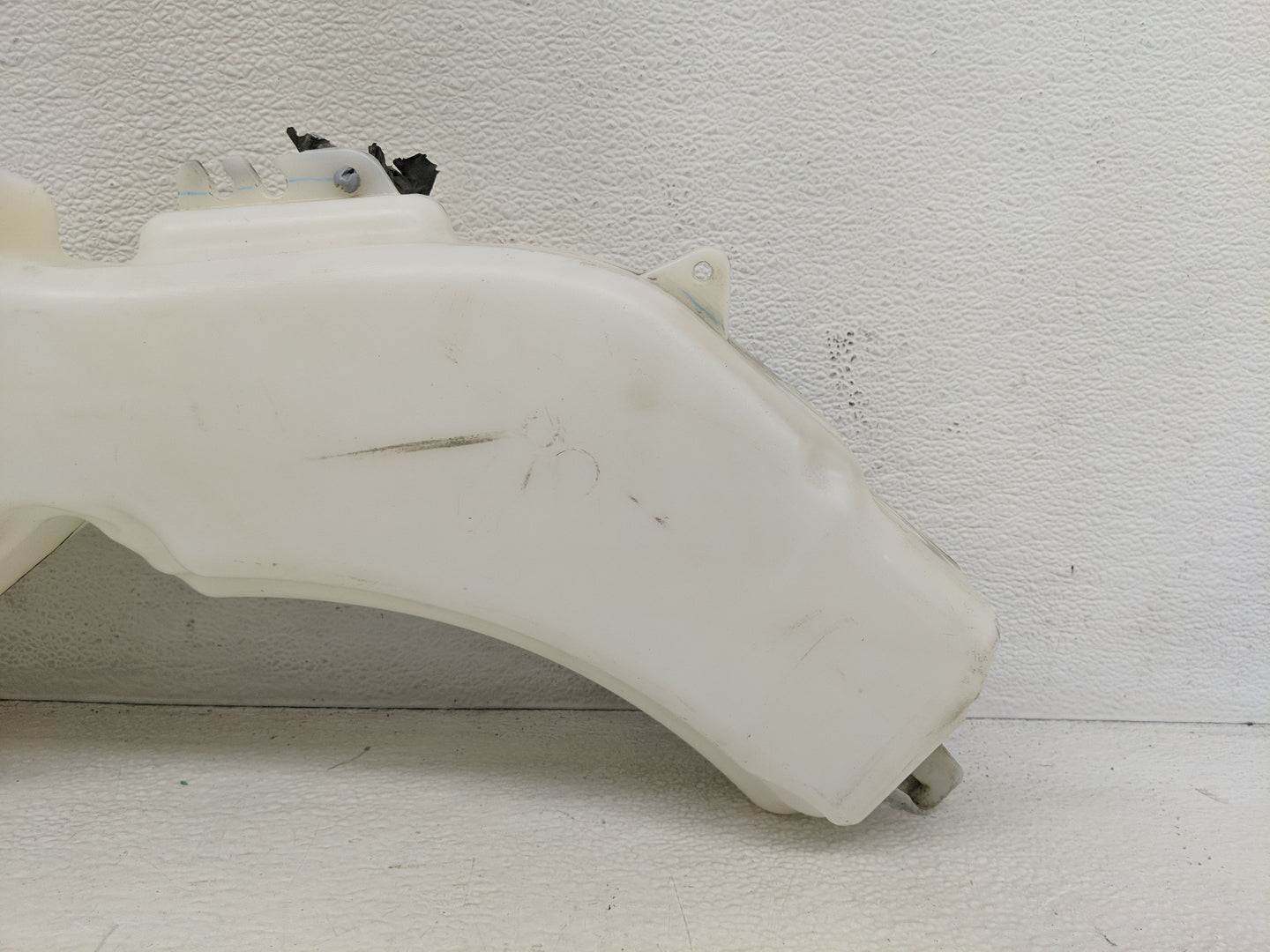 2016 Dodge Journey Windshield Washer Fluid Reservoir Bottle Oem - Oemusedautoparts1.com