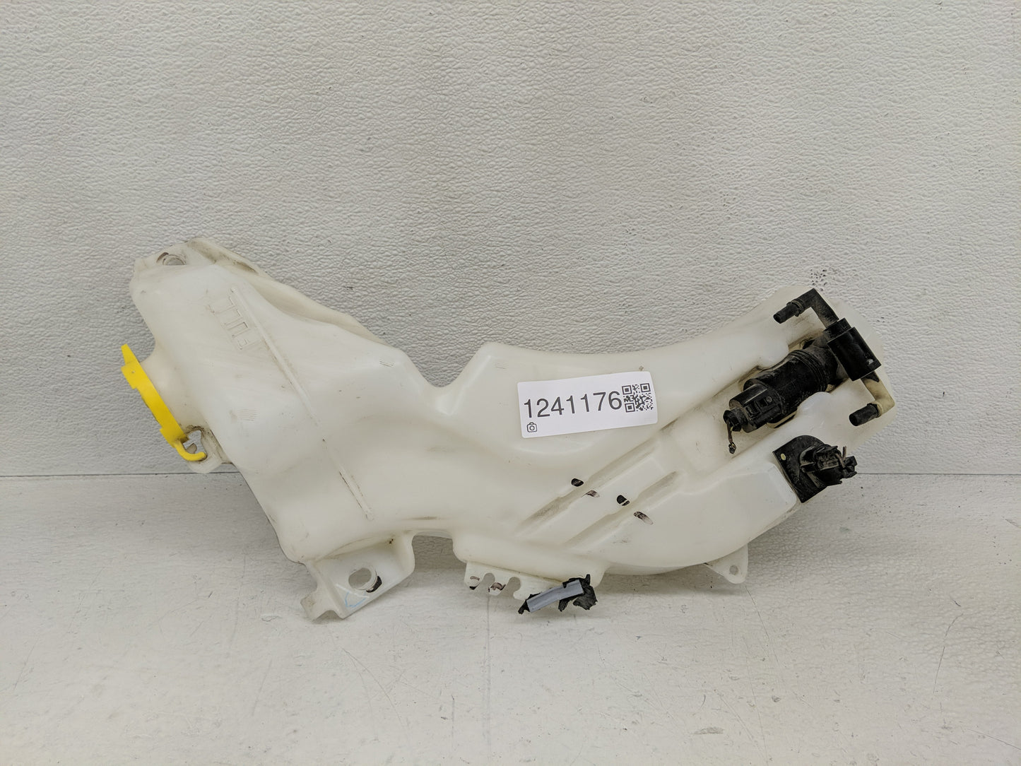 2016 Dodge Journey Windshield Washer Fluid Reservoir Bottle Oem - Oemusedautoparts1.com