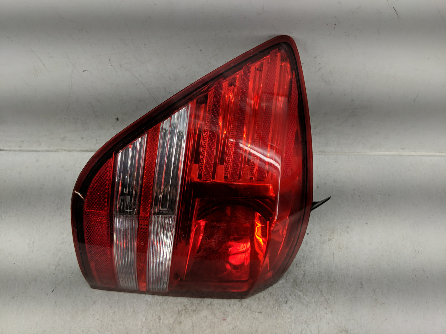 2016 Dodge Journey Tail Light Assembly Driver Left OEM P/N:8L05DB6285 VP8LDX 13B505, 05116291AH Fits OEM Used Auto Parts - O