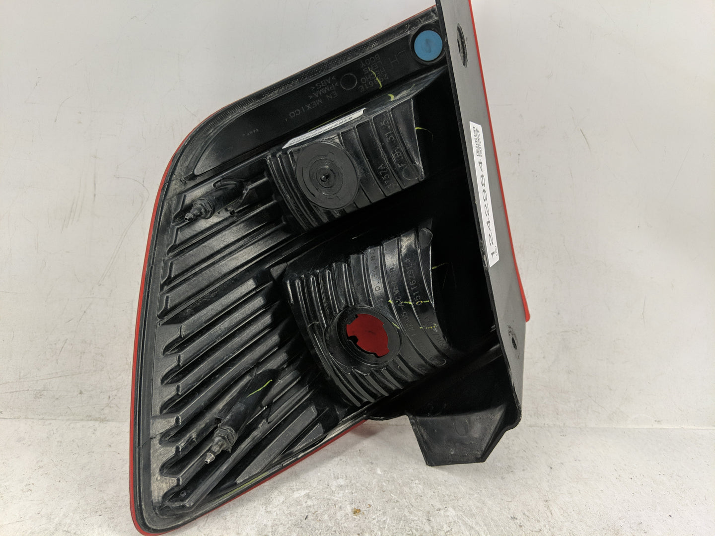 2016 Dodge Journey Tail Light Assembly Driver Left OEM P/N:8L05DB6285 VP8LDX 13B505, 05116291AH Fits OEM Used Auto Parts - O