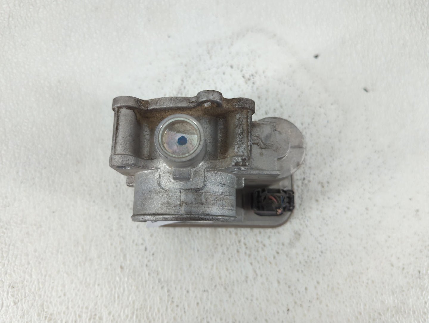 2009-2018 Dodge Journey Throttle Body Fits Fits 2007 2008 2009 2010 2011 2012 2013 2014 2015 2016 2017 2018 OEM Used Auto Pa