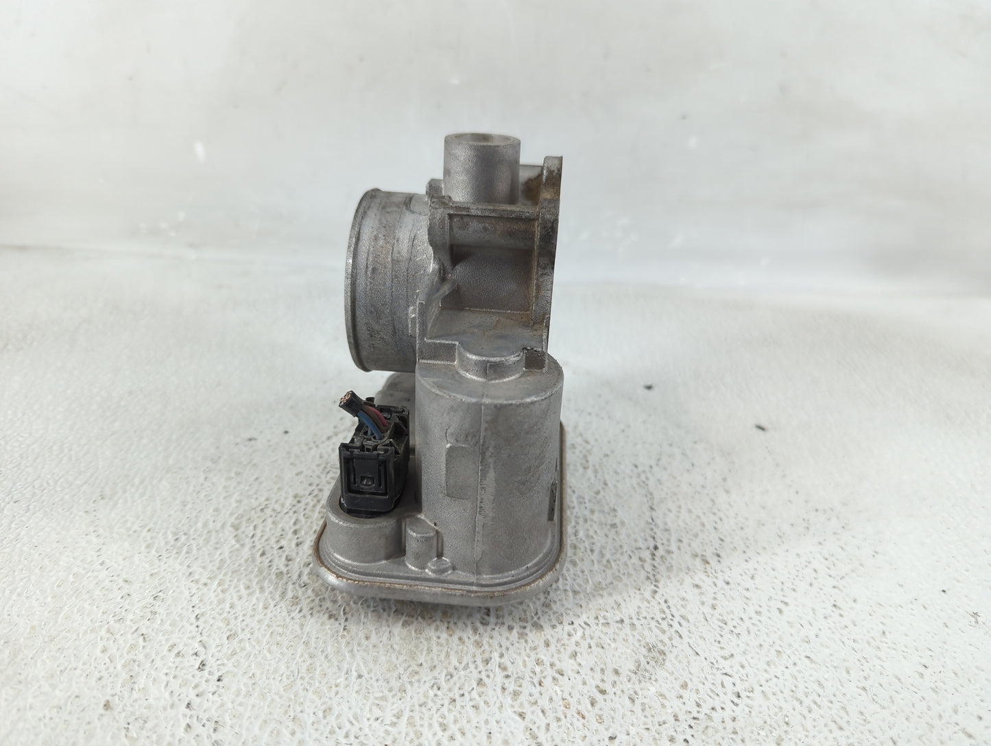 2009-2018 Dodge Journey Throttle Body Fits Fits 2007 2008 2009 2010 2011 2012 2013 2014 2015 2016 2017 2018 OEM Used Auto Pa