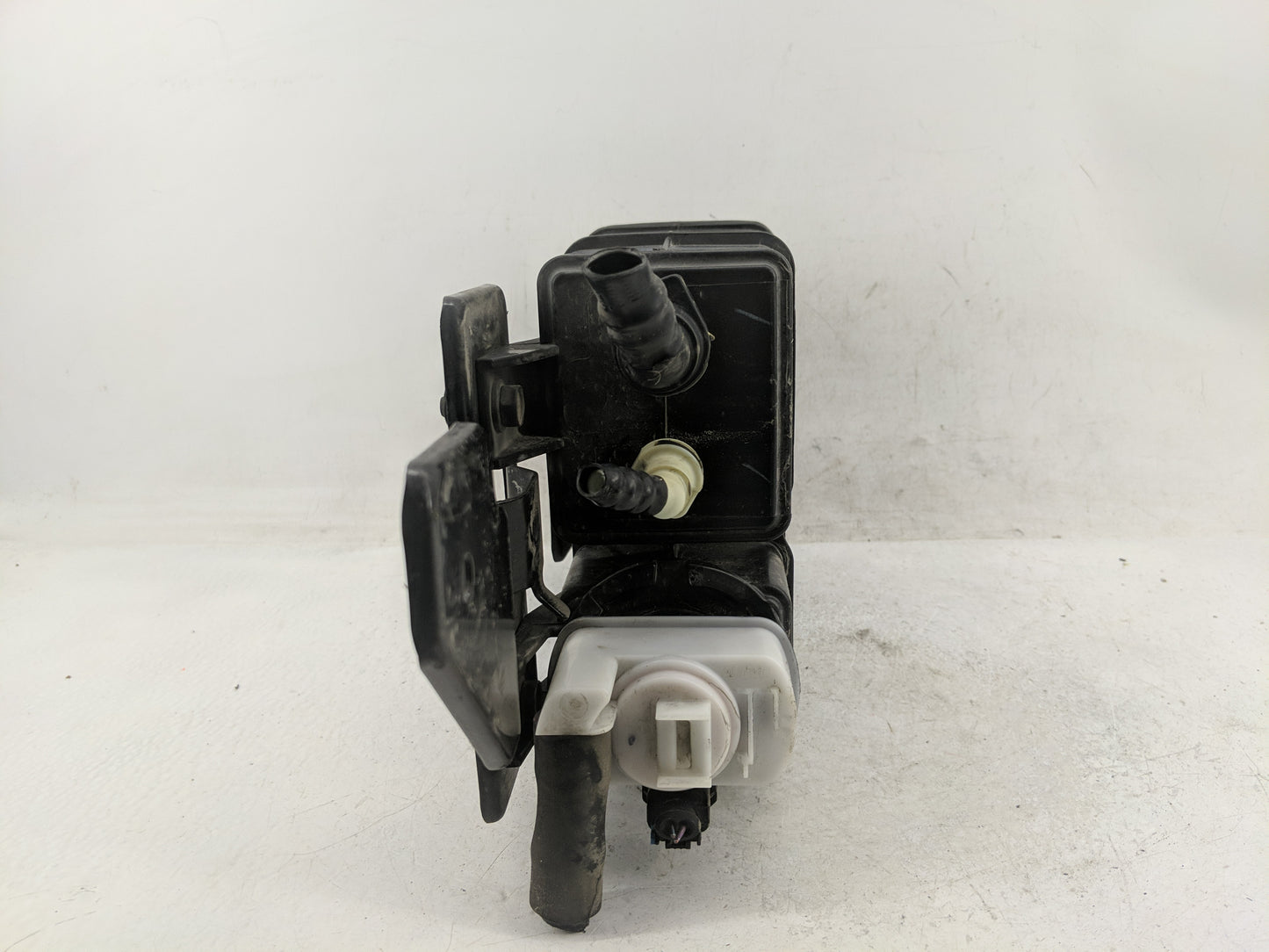 2016 Dodge Journey Fuel Vapor Charcoal Canister - Oemusedautoparts1.com