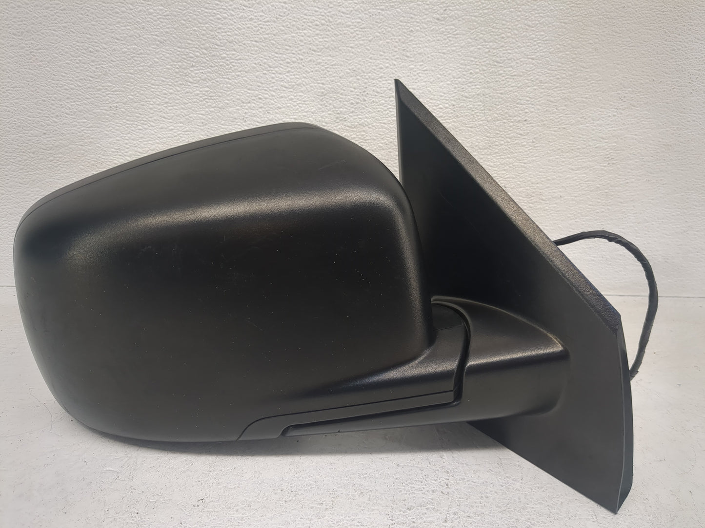 2016 Dodge Journey Side Mirror Replacement Passenger Right View Door Mirror Fits OEM Used Auto Parts - Oemusedautoparts1.com