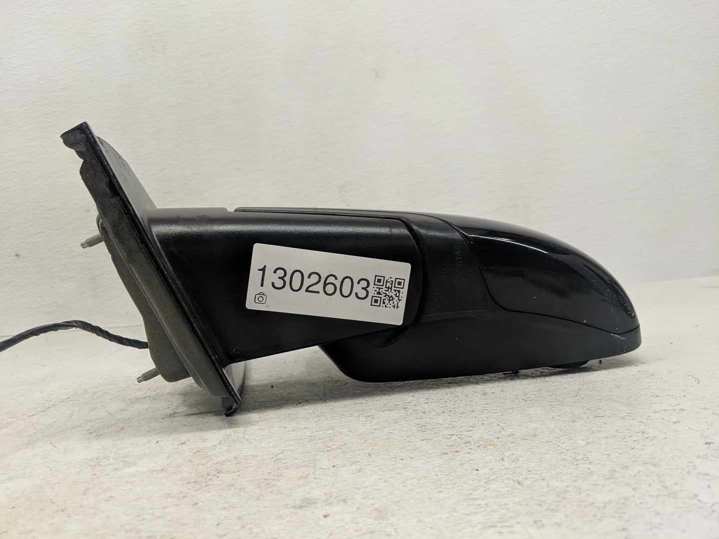 2016 Dodge Journey Driver Side View Mirror - Left Door Mirror OEM Used - Oemusedautoparts1.com