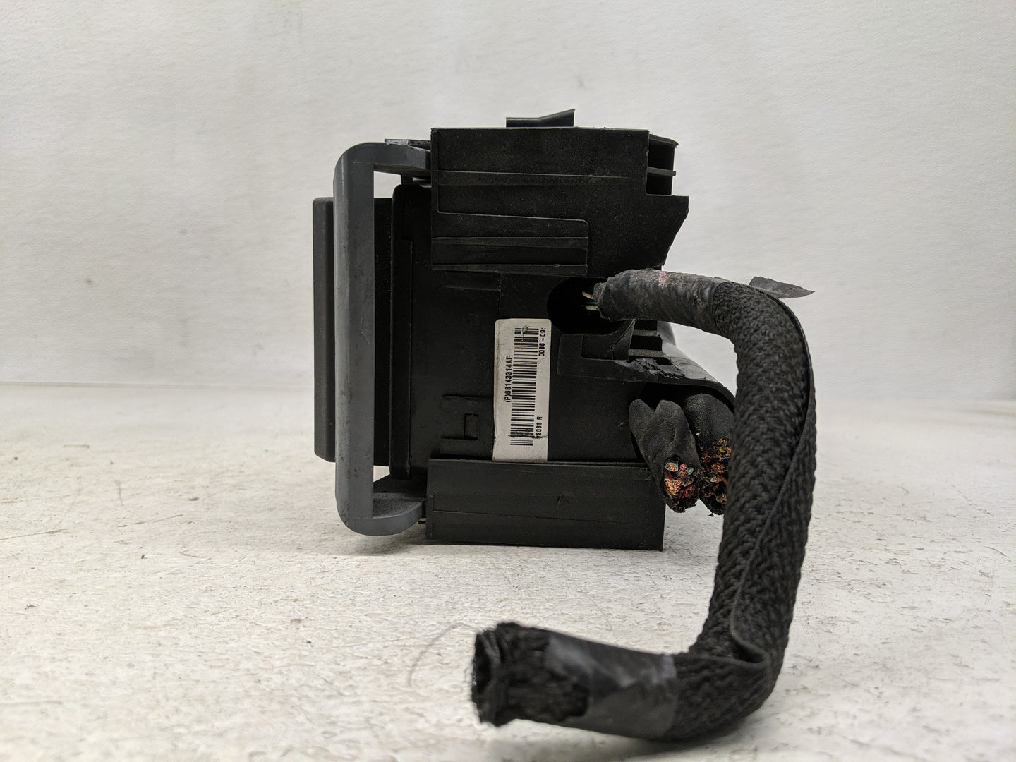 2016 Dodge Journey Fusebox Fuse Box Panel Relay Module P/N:68143314AF Fits OEM Used Auto Parts - Oemusedautoparts1.com