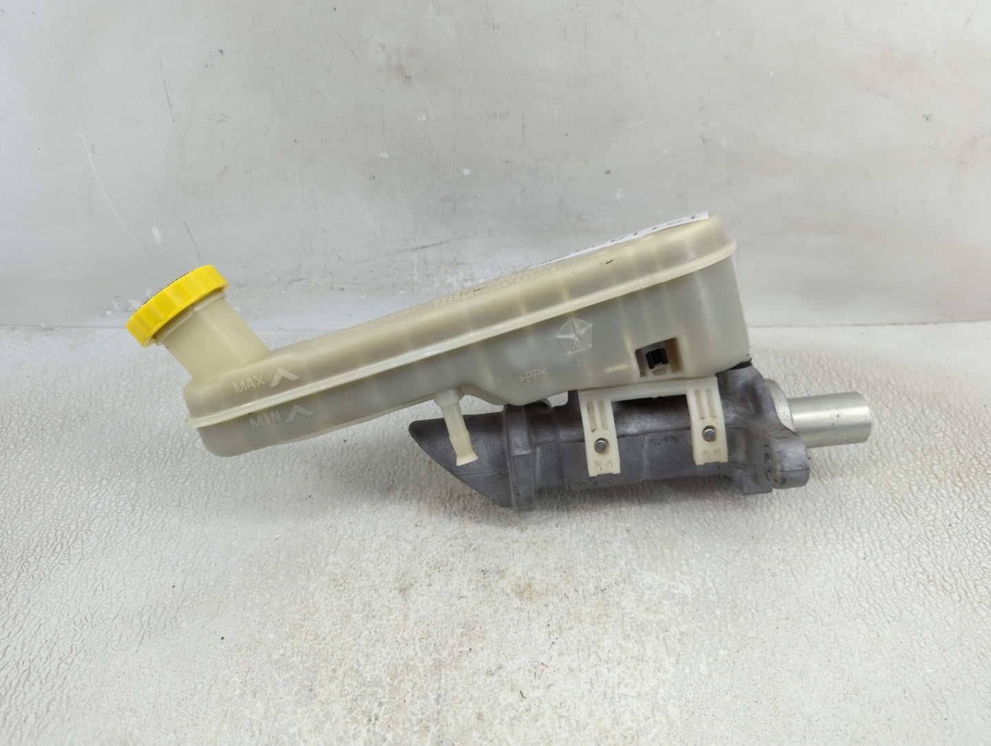 2016 Dodge Journey Brake Master Cylinder - Oemusedautoparts1.com