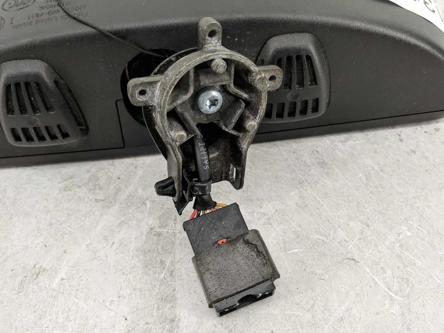 2016 Dodge Journey Interior Rear View Mirror Replacement OEM P/N:E11026542 Fits OEM Used Auto Parts - Oemusedautoparts1.com