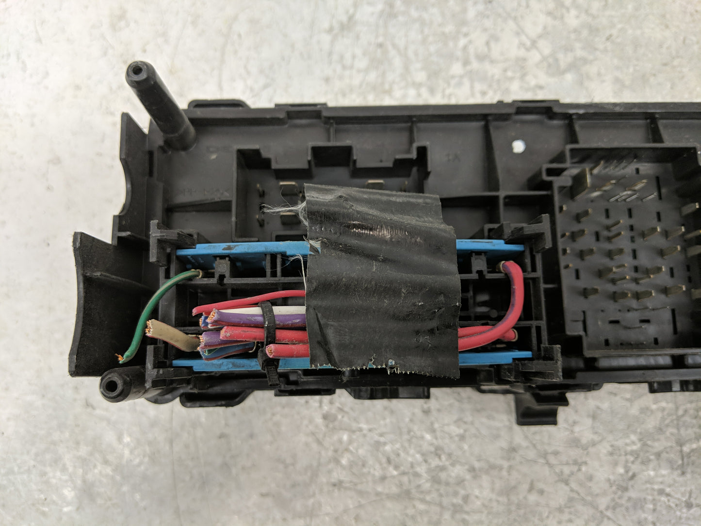 2016 Dodge Journey Fusebox Fuse Box Panel Relay Module P/N:68143314 Fits OEM Used Auto Parts - Oemusedautoparts1.com