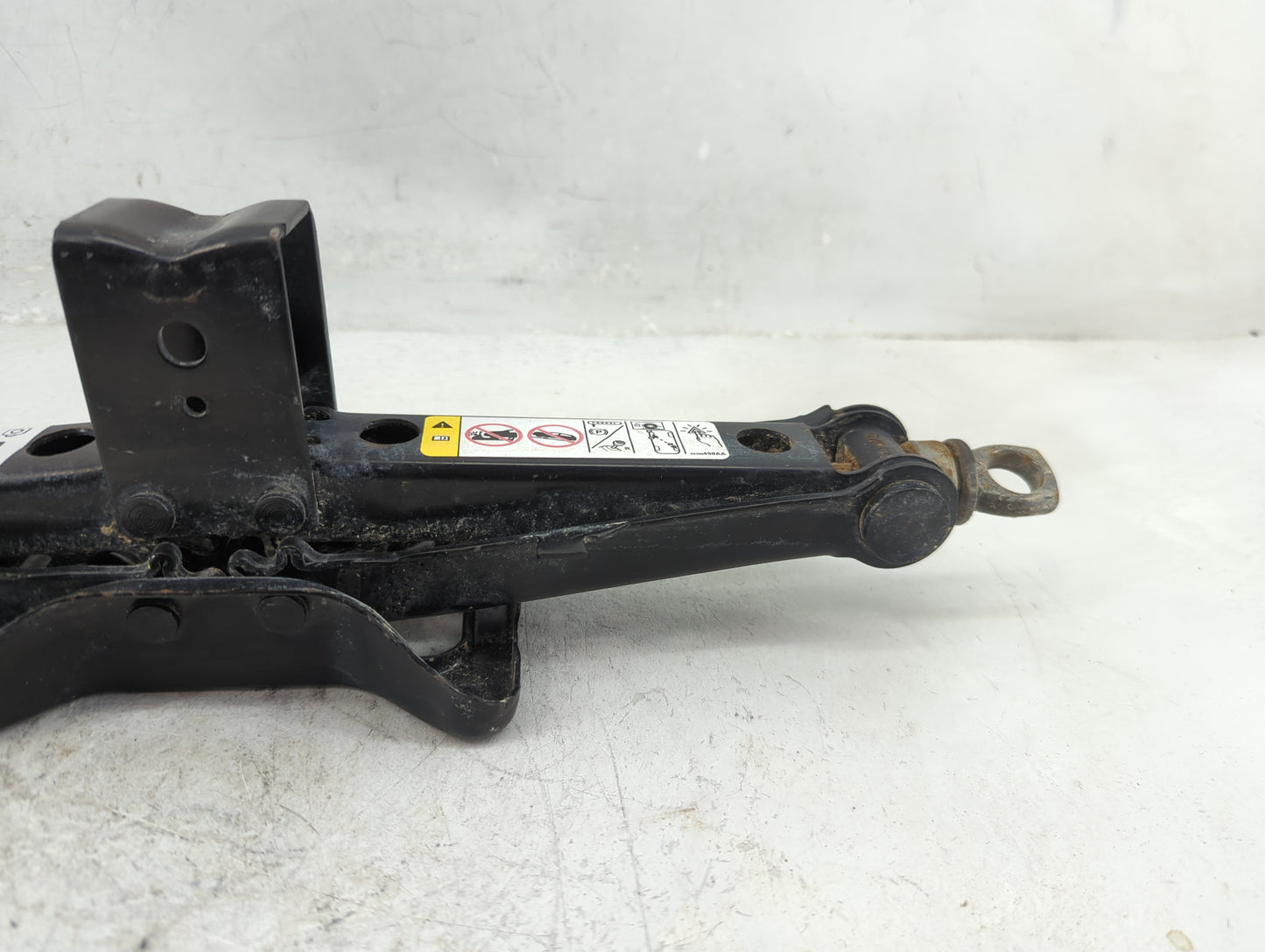 2016 Dodge Journey Spare Scissor Car Jack 1396465 - Oemusedautoparts1.com